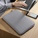 Etui Uniwersalne Phoneo - zamykane na zamek, dla laptopów 14-15"