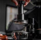 Tamper / Ubijak do Kawy w Kolbie z Mechanizmem Sprężynowym - 51mm