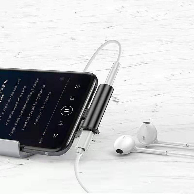 Adapter 2w1 - Słuchawki (Jack 3,5 mm) + Ładowanie (iPhone, iPad)